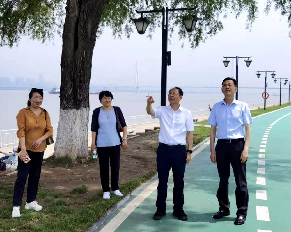 市政协环境资源界别赴武昌区开展长江高水平保护提质增效行动民主监督调研