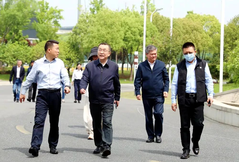 刘丹平带队赴武汉体育中心调研场馆利用情况并走访委员