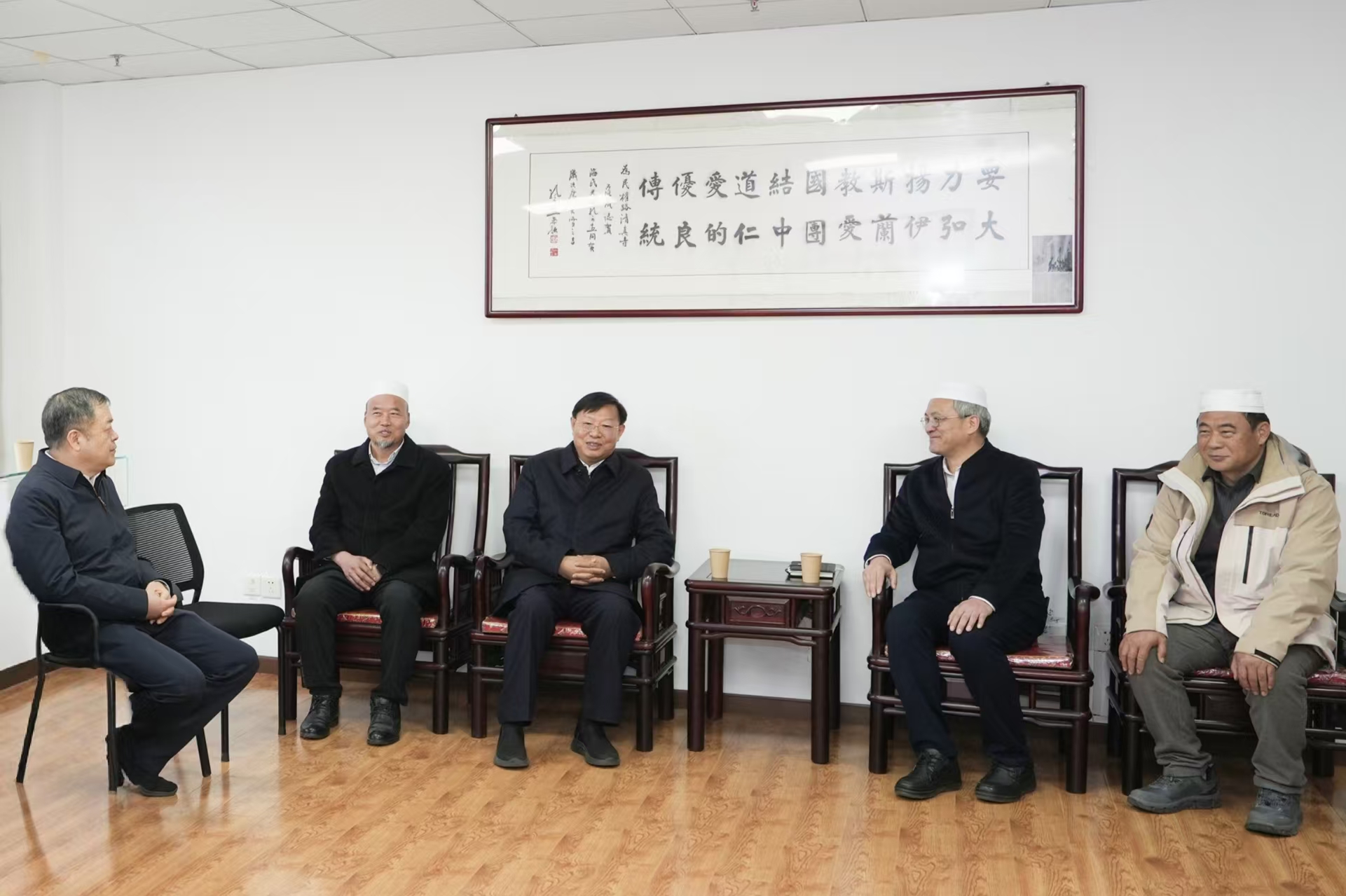 杨智走访看望武汉市民族宗教界政协委员和代表人士