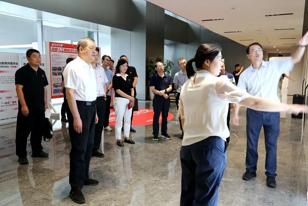 陈跃庆带队赴武汉市武昌区督办重点提案和调研一线协商工作