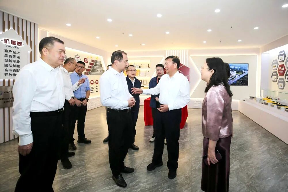 杨智调研量子科技产业发展情况